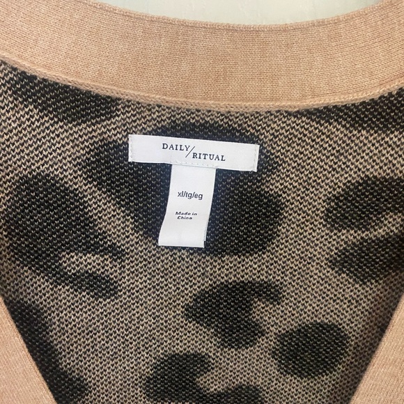 NWOT Daily Ritual Leopard Print Tunic Length Cardigan - Picture 2 of 6
